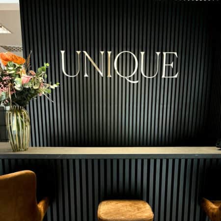 Logo mural - lettres ou logo de luxe en acrylique miroir doré ou argenté